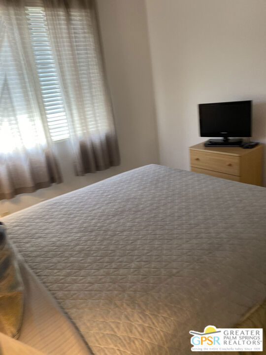 26102865PS Property Photo 38