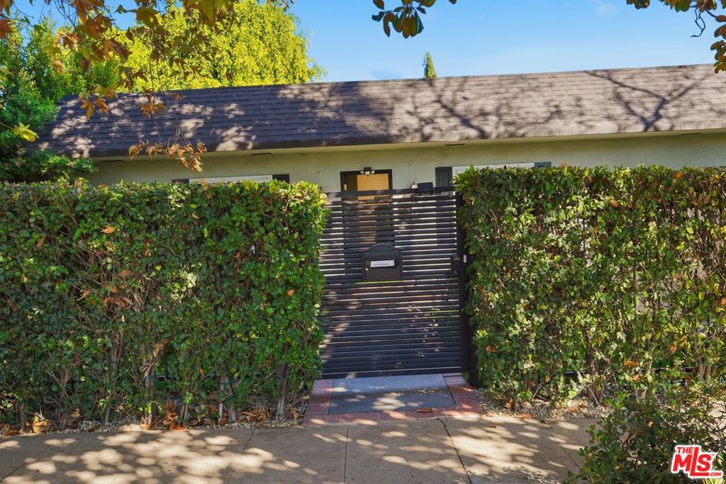 736 N Alta Vista Boulevard Property Photo 14