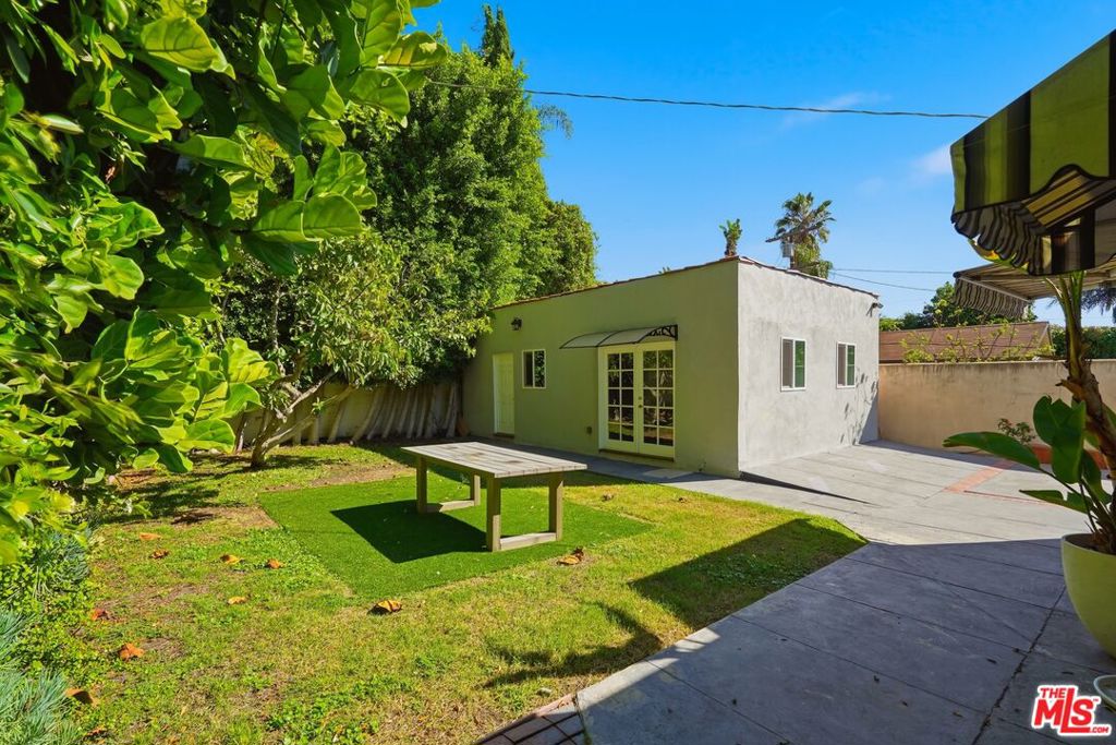 736 N Alta Vista Boulevard Property Photo 20
