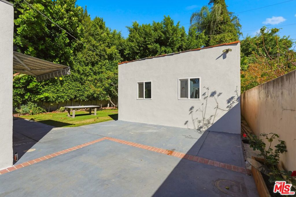 736 N Alta Vista Boulevard Property Photo 22