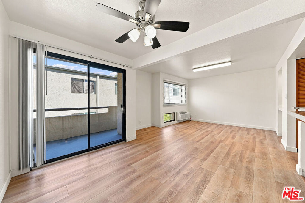 435 S Virgil Avenue 208 Property Photo 6