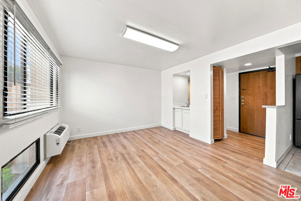 435 S Virgil Avenue 208 Property Photo 10