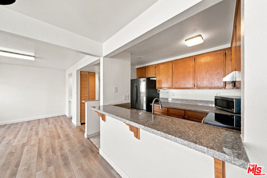 435 S Virgil Avenue 208 Property Photo 13