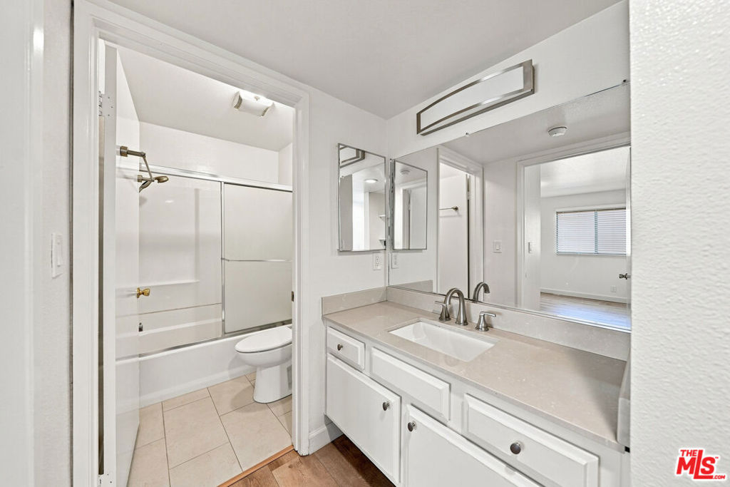 435 S Virgil Avenue 208 Property Photo 19