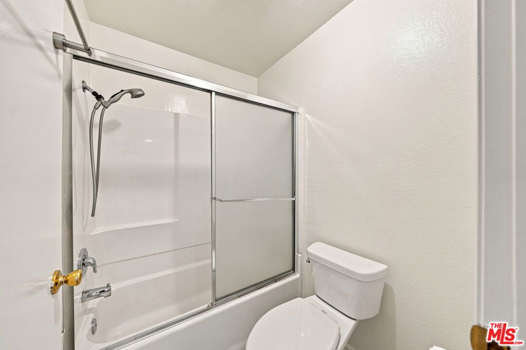 435 S Virgil Avenue 208 Property Photo 20