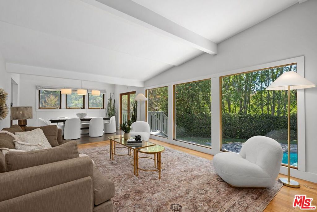 2601 Nichols Canyon Road Property Photo 4