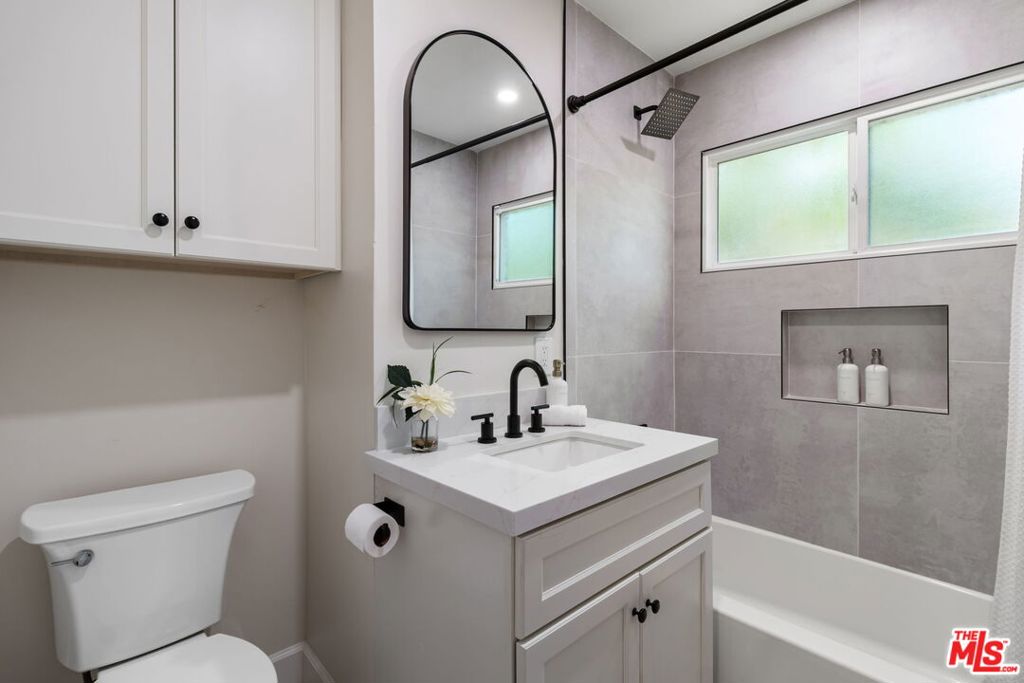 24022 Vanowen Street Property Photo 15