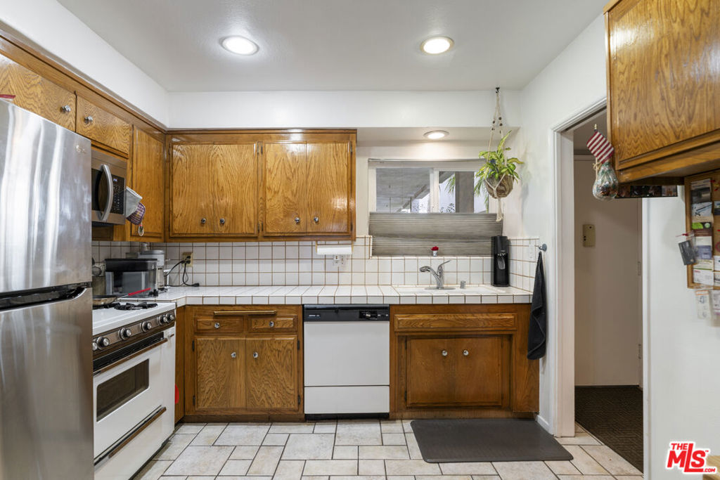 4445 Cartwright Avenue 111 Property Photo 12