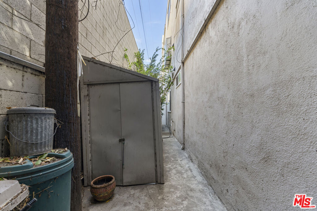 4445 Cartwright Avenue 111 Property Photo 39