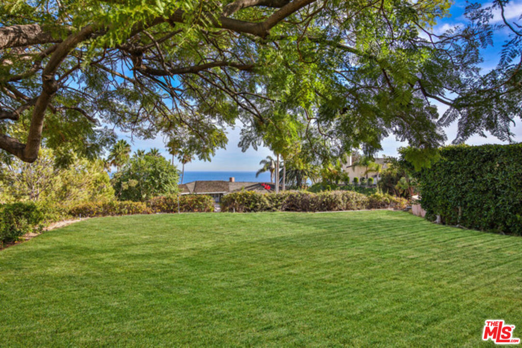 3825 Malibu Country Drive Property Photo 1
