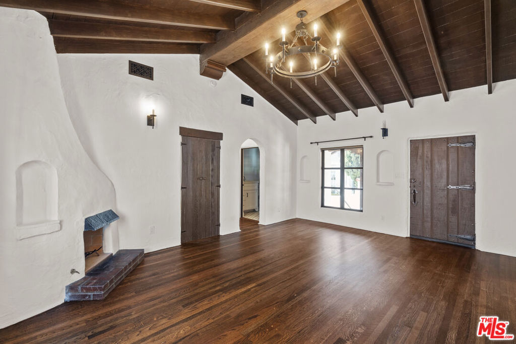1302 N Harper Avenue Property Photo 14