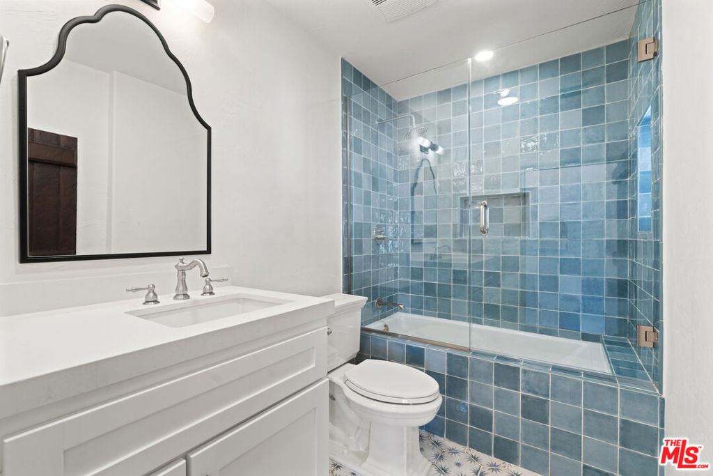 1302 N Harper Avenue Property Photo 16
