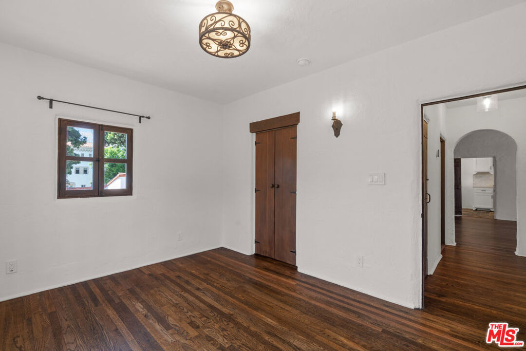 1302 N Harper Avenue Property Photo 20
