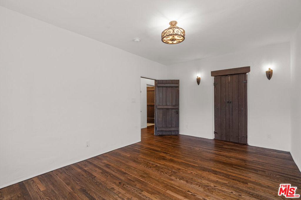 1302 N Harper Avenue Property Photo 22
