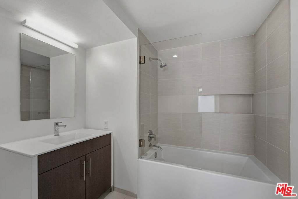 8500 W Sunset Boulevard 704 Property Photo 19