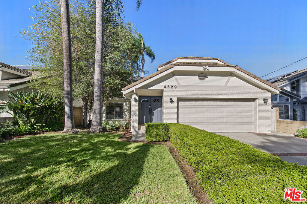 4529 Cedros Avenue Property Photo 2
