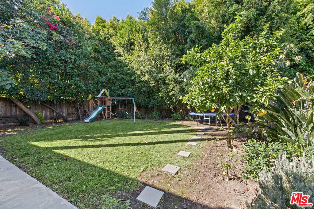 4529 Cedros Avenue Property Photo 20