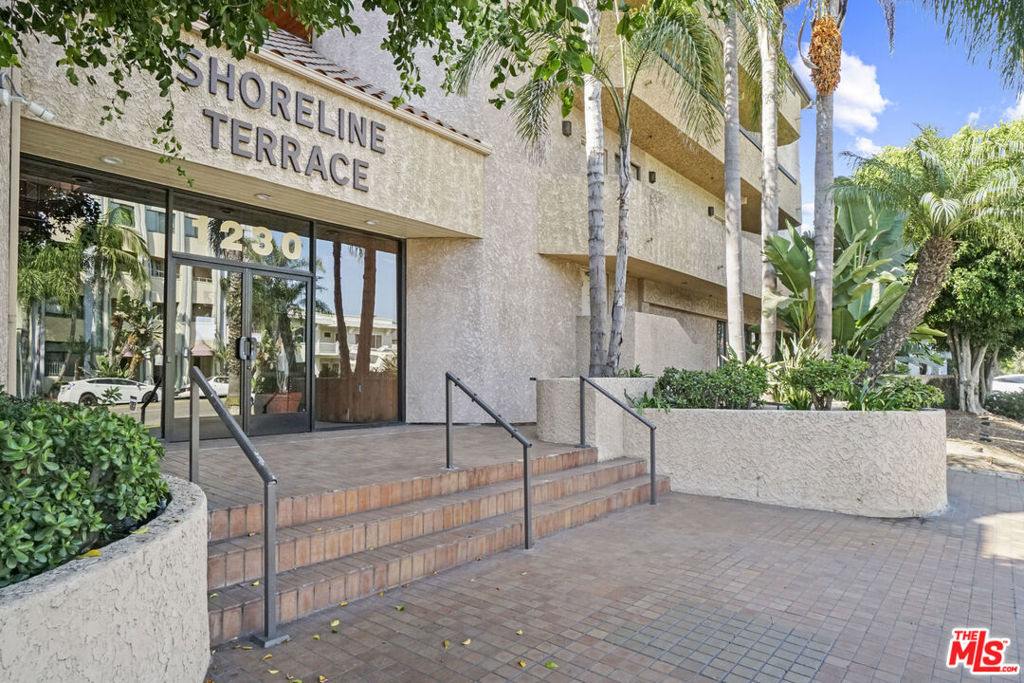 1230 E Ocean Boulevard 504 Property Photo 4