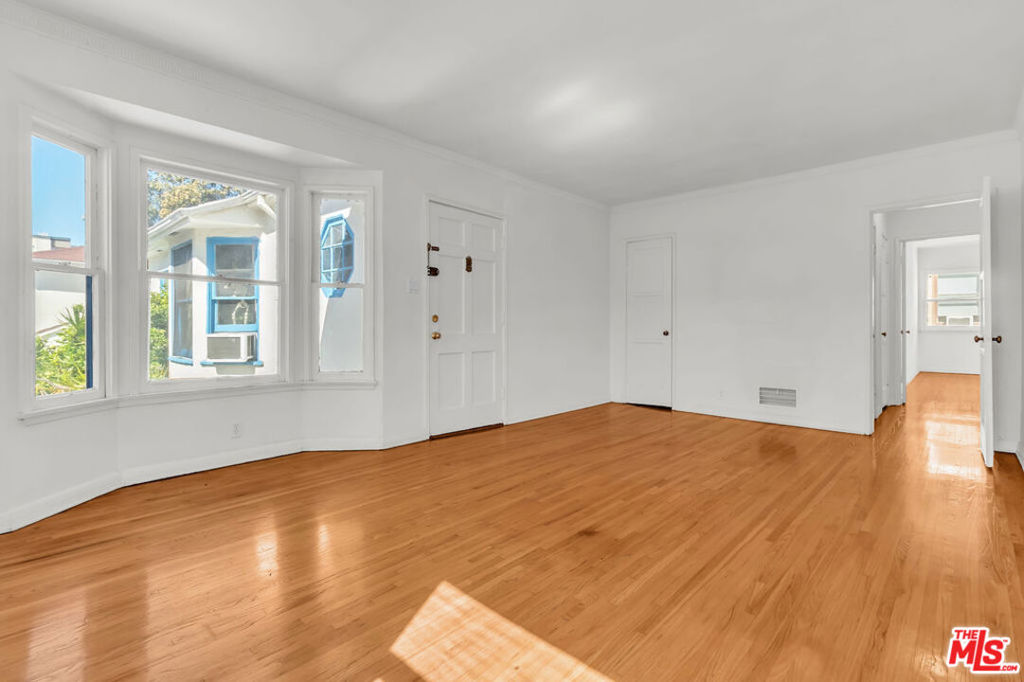 622 1/2 S Cloverdale Avenue Property Photo 4