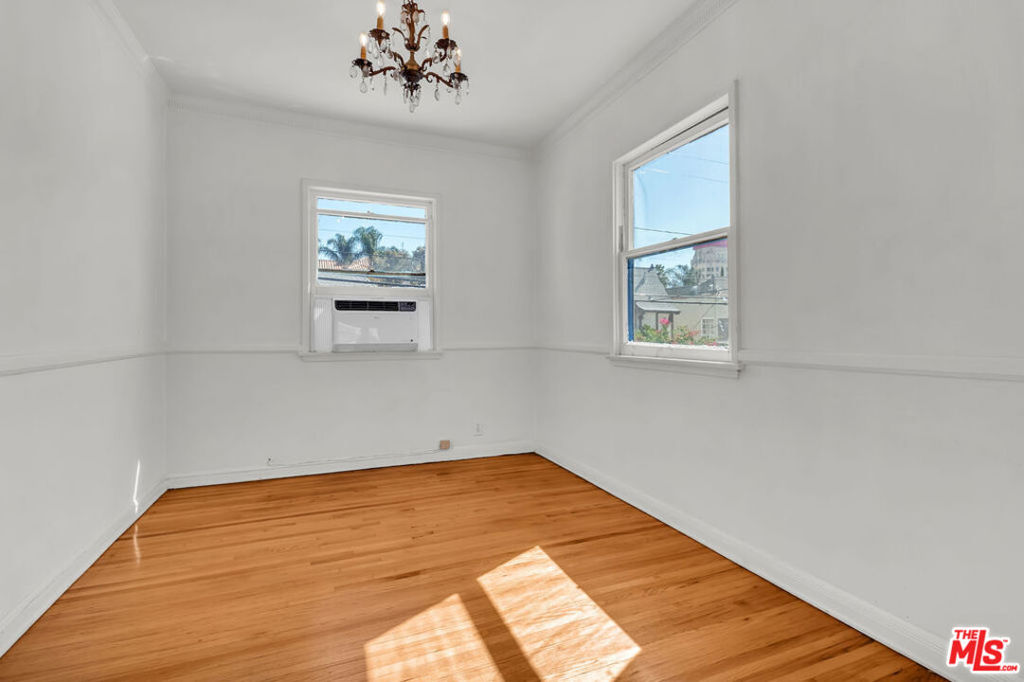 622 1/2 S Cloverdale Avenue Property Photo 7