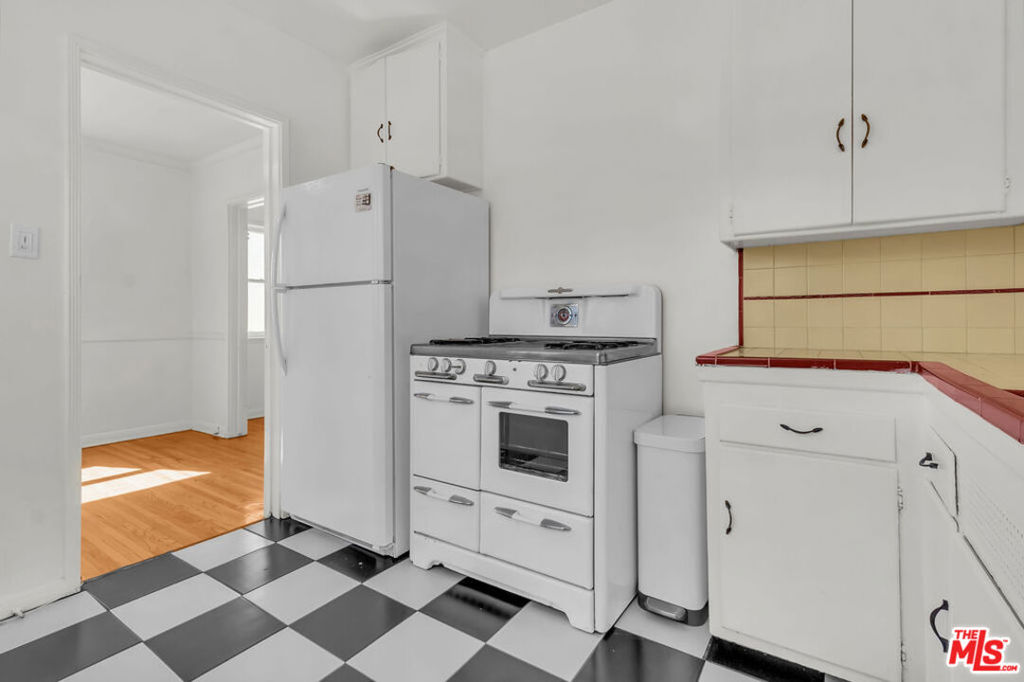 622 1/2 S Cloverdale Avenue Property Photo 13