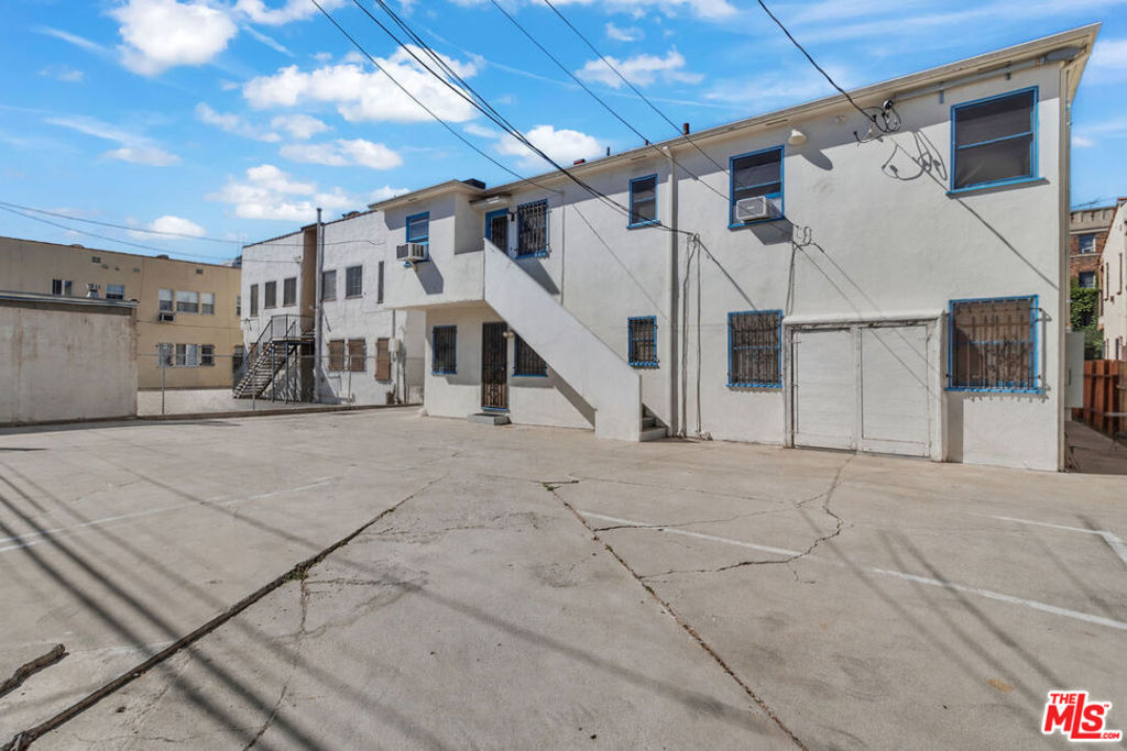622 1/2 S Cloverdale Avenue Property Photo 16