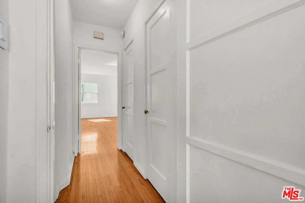 622 1/2 S Cloverdale Avenue Property Photo 17