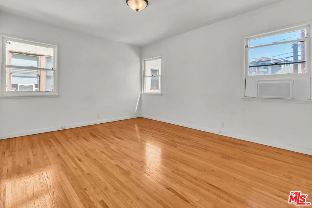 622 1/2 S Cloverdale Avenue Property Photo 18