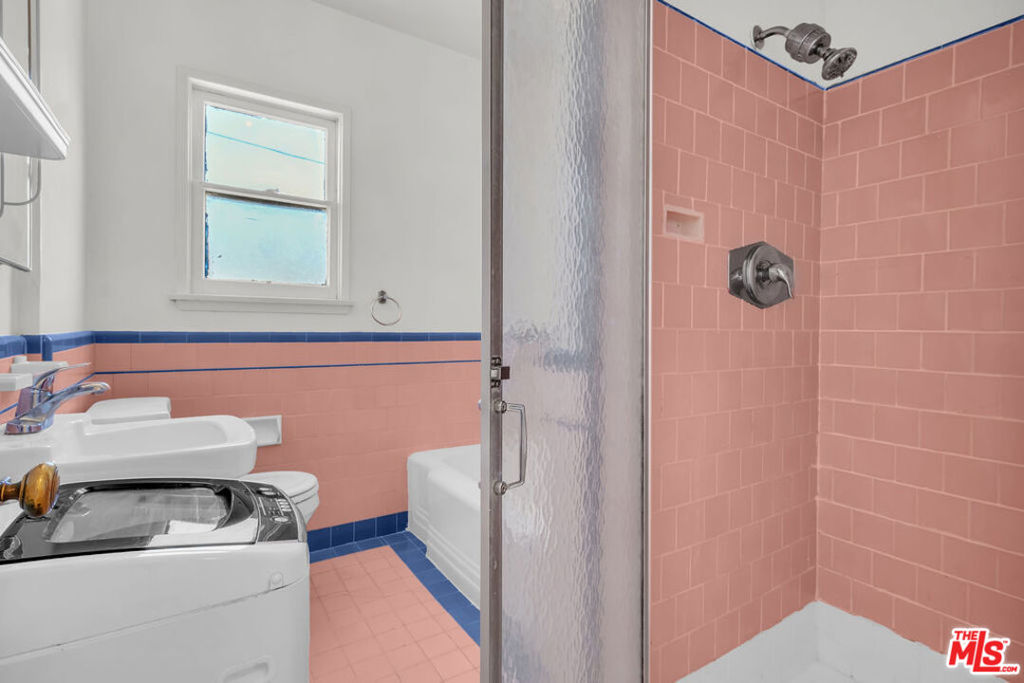 622 1/2 S Cloverdale Avenue Property Photo 22