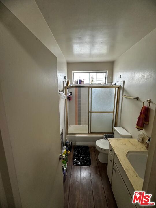 952 N Hudson Avenue Property Photo 11