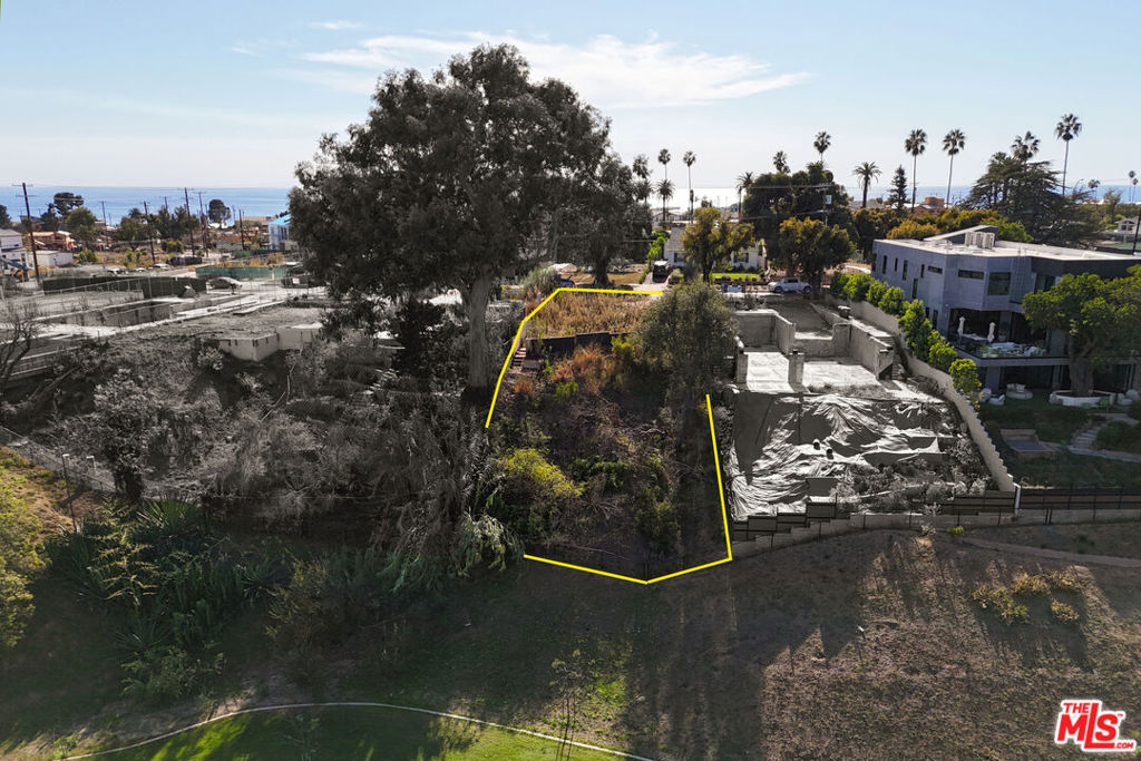 15325 De Pauw Street Property Photo 4