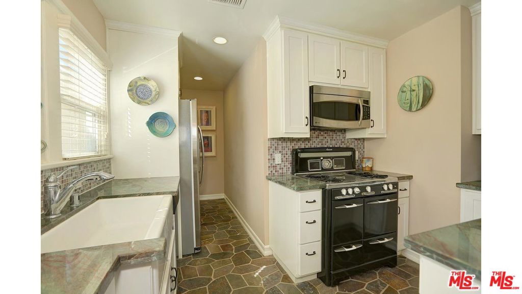 7417 Clinton Street Property Photo 14