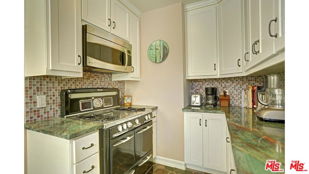 7417 Clinton Street Property Photo 15