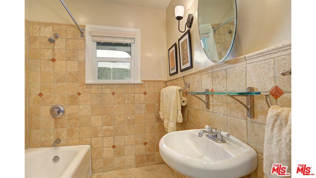 7417 Clinton Street Property Photo 18
