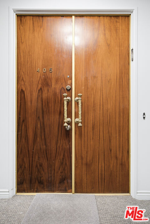 325 N Oakhurst Drive 405 Property Photo 8