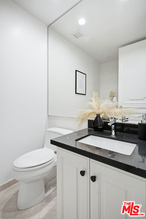 325 N Oakhurst Drive 405 Property Photo 10