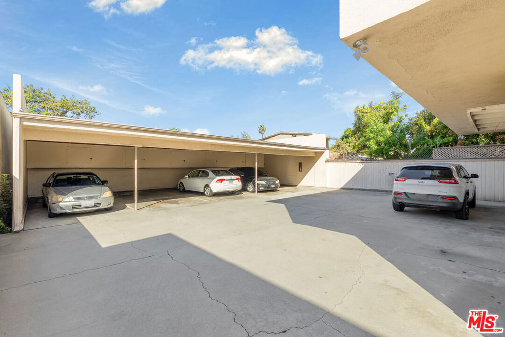 515 S Grevillea Avenue Property Photo 4