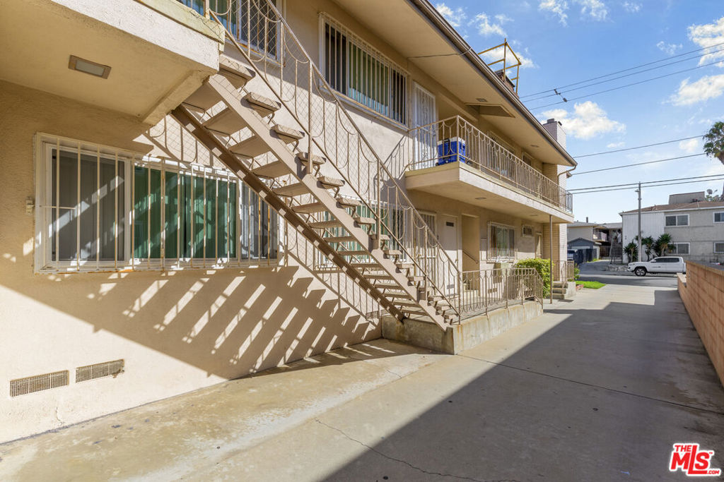 515 S Grevillea Avenue Property Photo 6