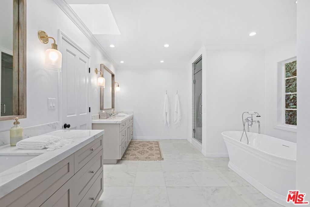 201 S Bristol Avenue Property Photo 16