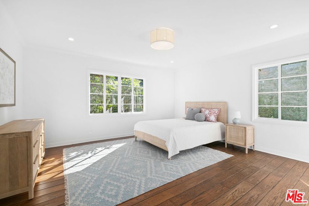 201 S Bristol Avenue Property Photo 17