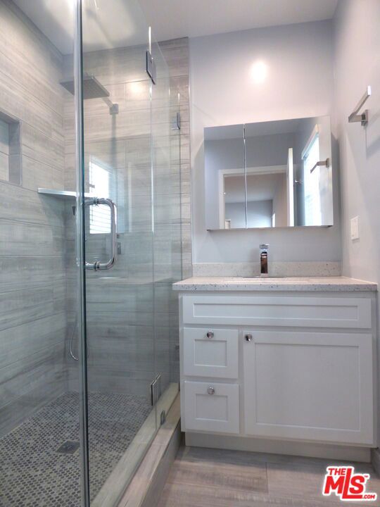 1844 S Barrington Avenue Property Photo 2