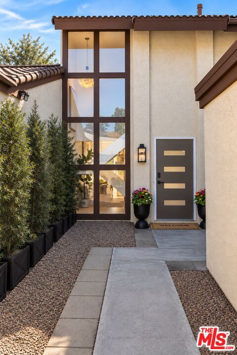 5562 E Vista Del Rio Property Photo 1