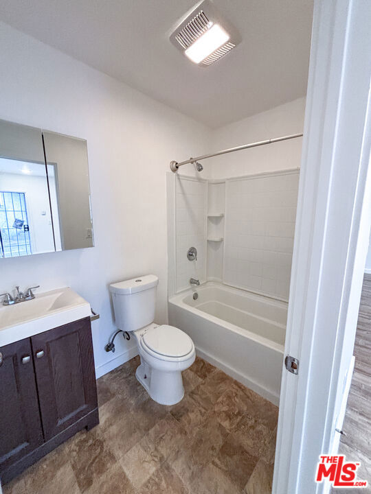 620 E 79th Street Property Photo 4