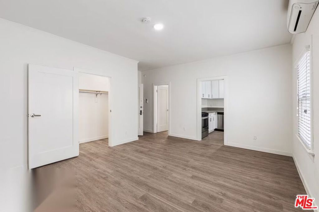 2314 W Pico Boulevard Property Photo 4