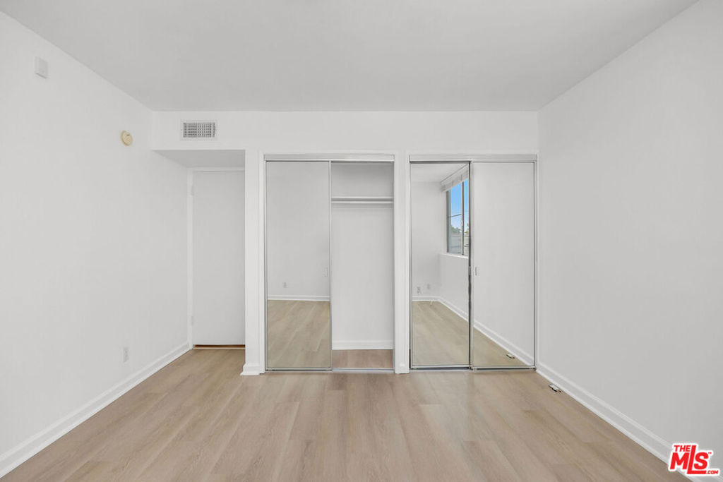 440 S Roxbury Drive 201 Property Photo 13