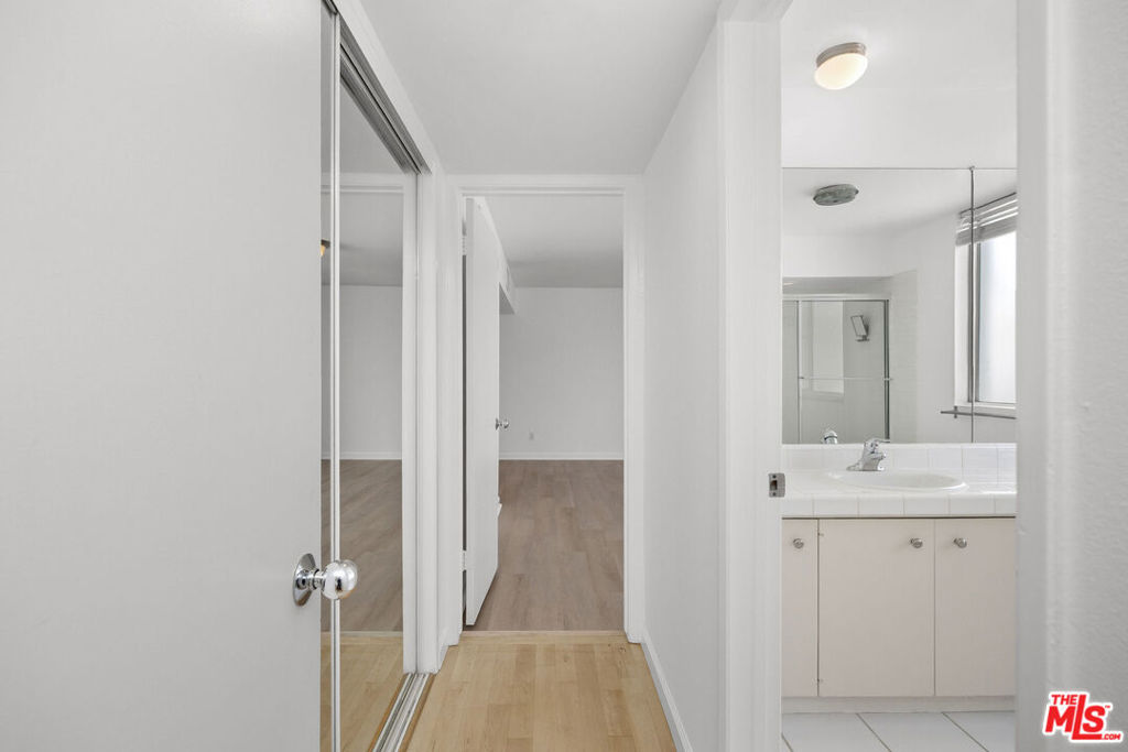 440 S Roxbury Drive 201 Property Photo 25