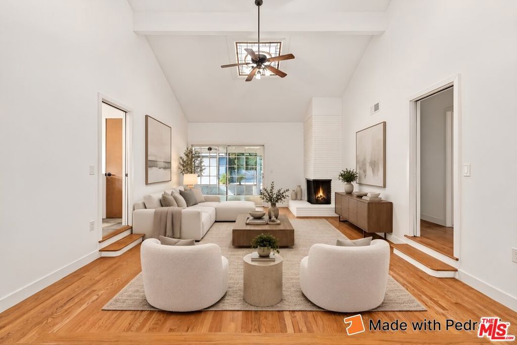 6107 Longridge Avenue Property Photo 11