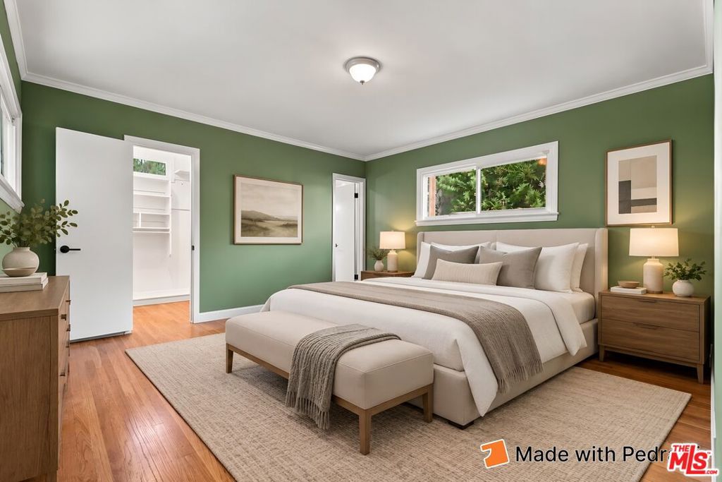 6107 Longridge Avenue Property Photo 14