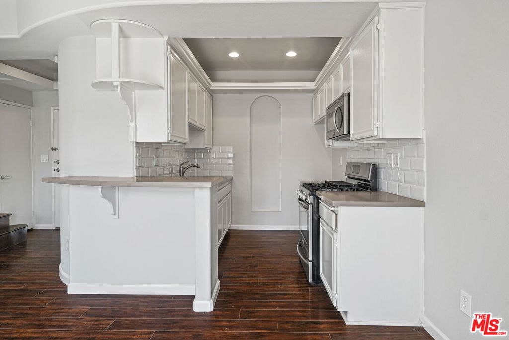 14061 Milbank Street 2 Property Photo 8