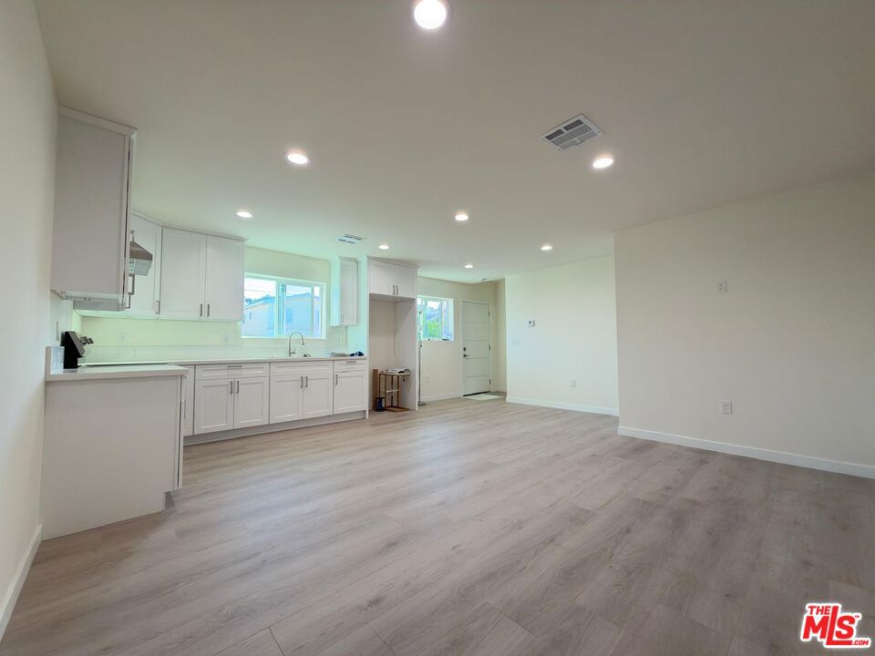 20245 Gifford Street Property Photo 4